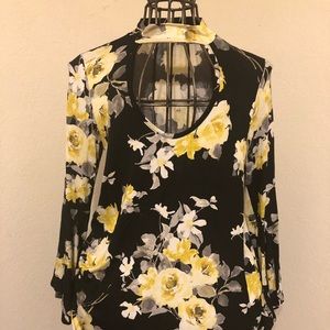 L Black Floral Top w/ keyhole chest & bell sleeves